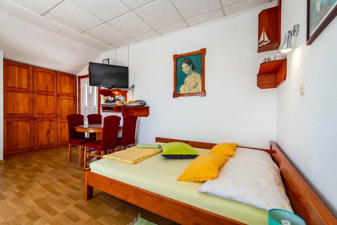 Studios Kranjcec Apartment Preko