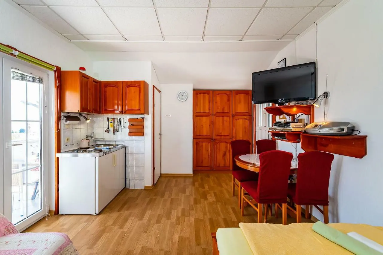 Studios Kranjcec Apartment Preko