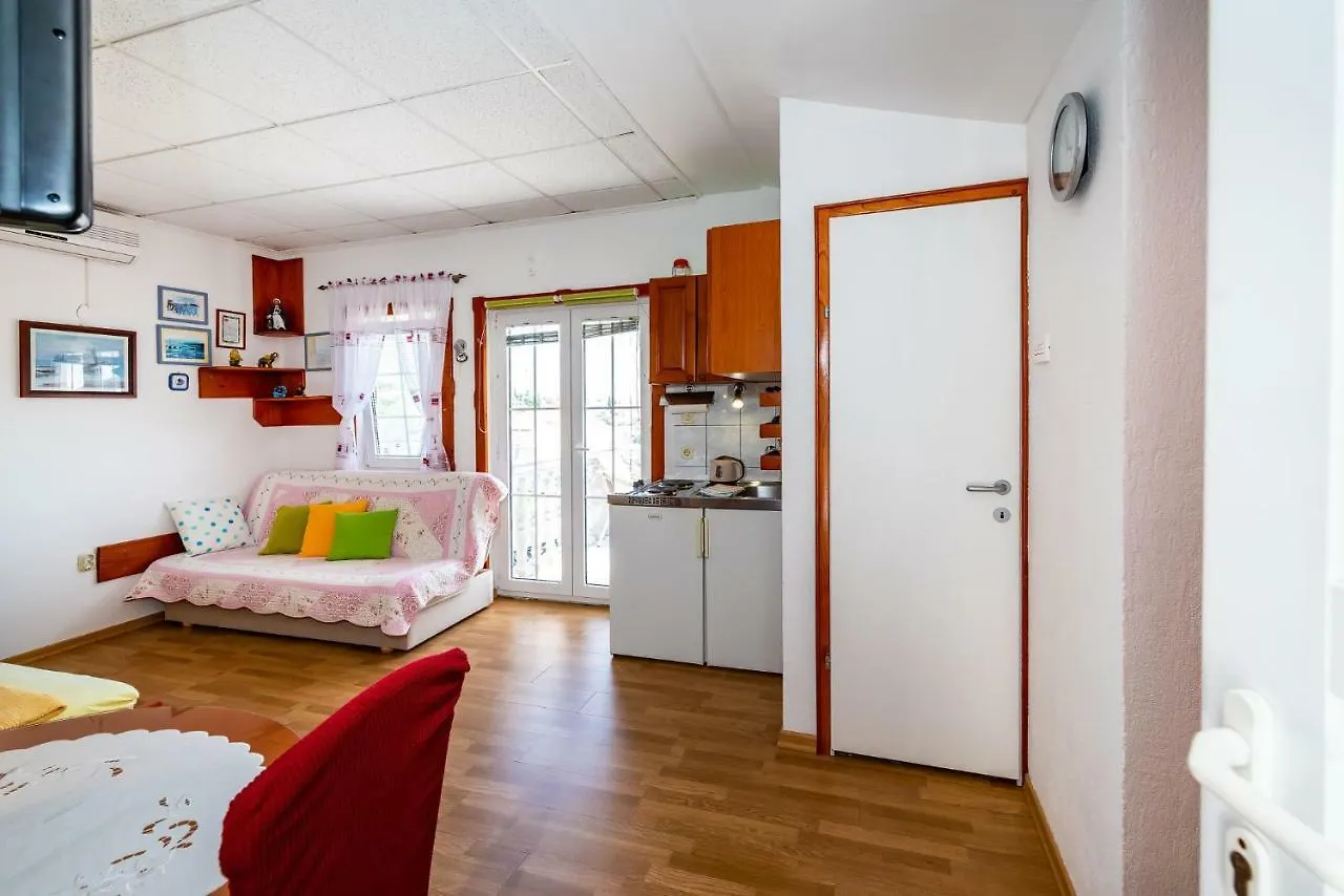 Studios Kranjcec Apartment Preko 0*,